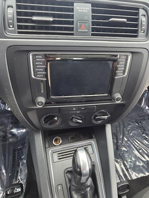 Volkswagen Jetta  2016