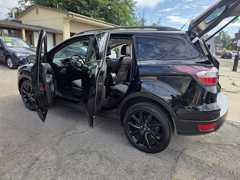 Ford Escape  2017