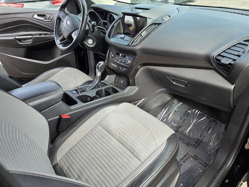Ford Escape  2017