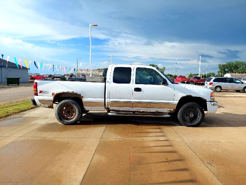 GMC Sierra 1500 Ext. Cab Short Bed 4WD 2005