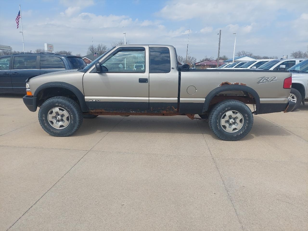 Chevrolet S10 Pickup LS Ext. Cab 4WD 2001