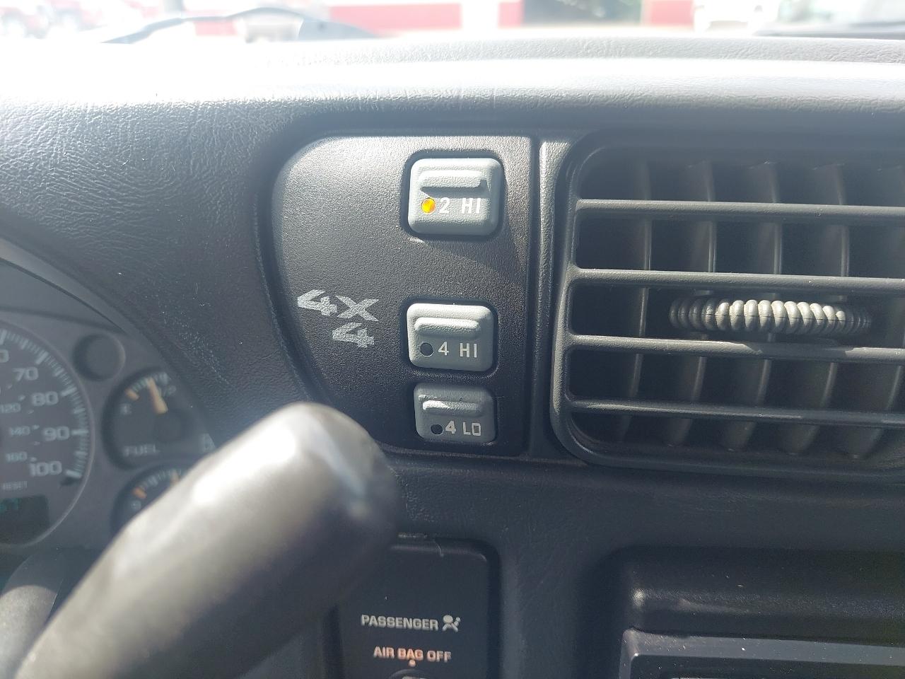 Chevrolet S10 Pickup LS Ext. Cab 4WD 2001