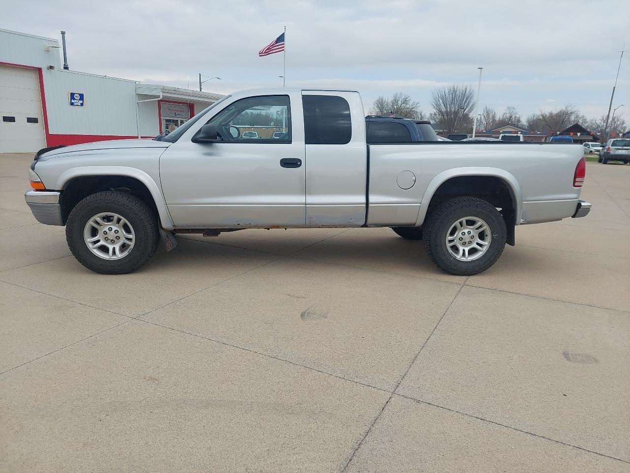Dodge Dakota SLT Club Cab 4WD 2004