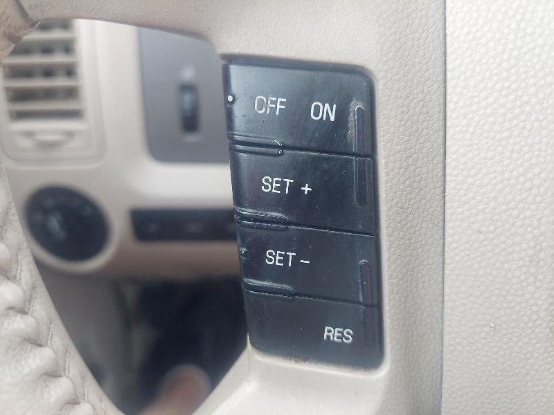 Ford Escape XLT 4WD 2011