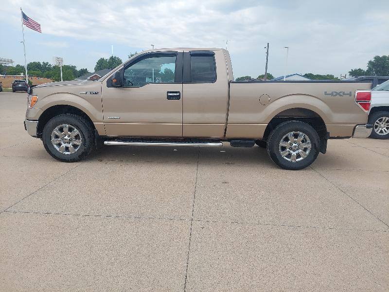 Ford F-150 XL SuperCab 8-ft. Bed 4WD 2011