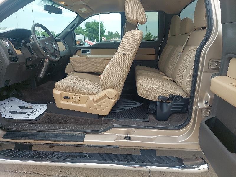 Ford F-150 XL SuperCab 8-ft. Bed 4WD 2011