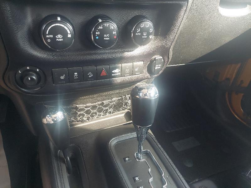 Jeep Wrangler Unlimited Sahara 4WD 2014