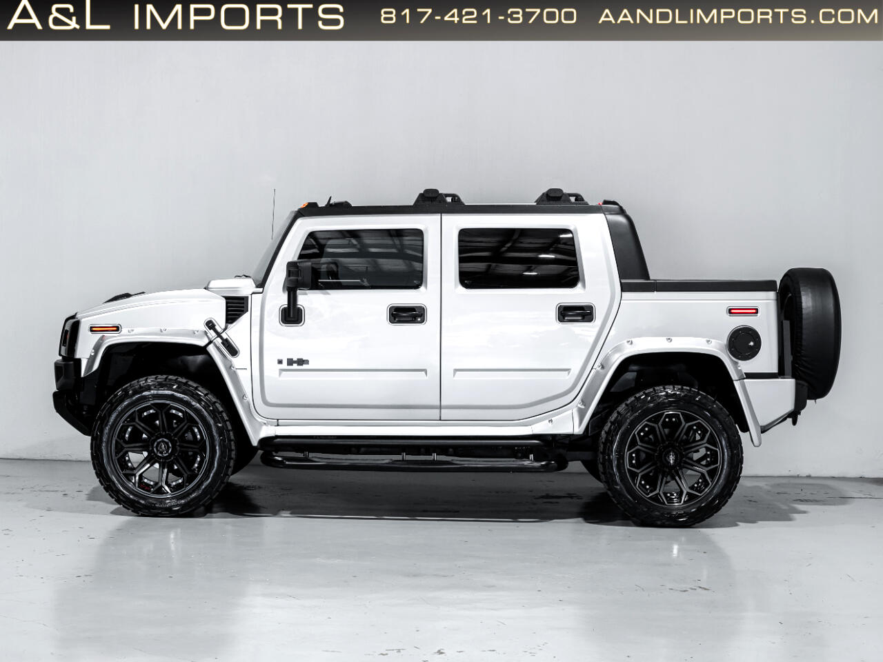2009 Hummer H2 SUT Luxury photo 4