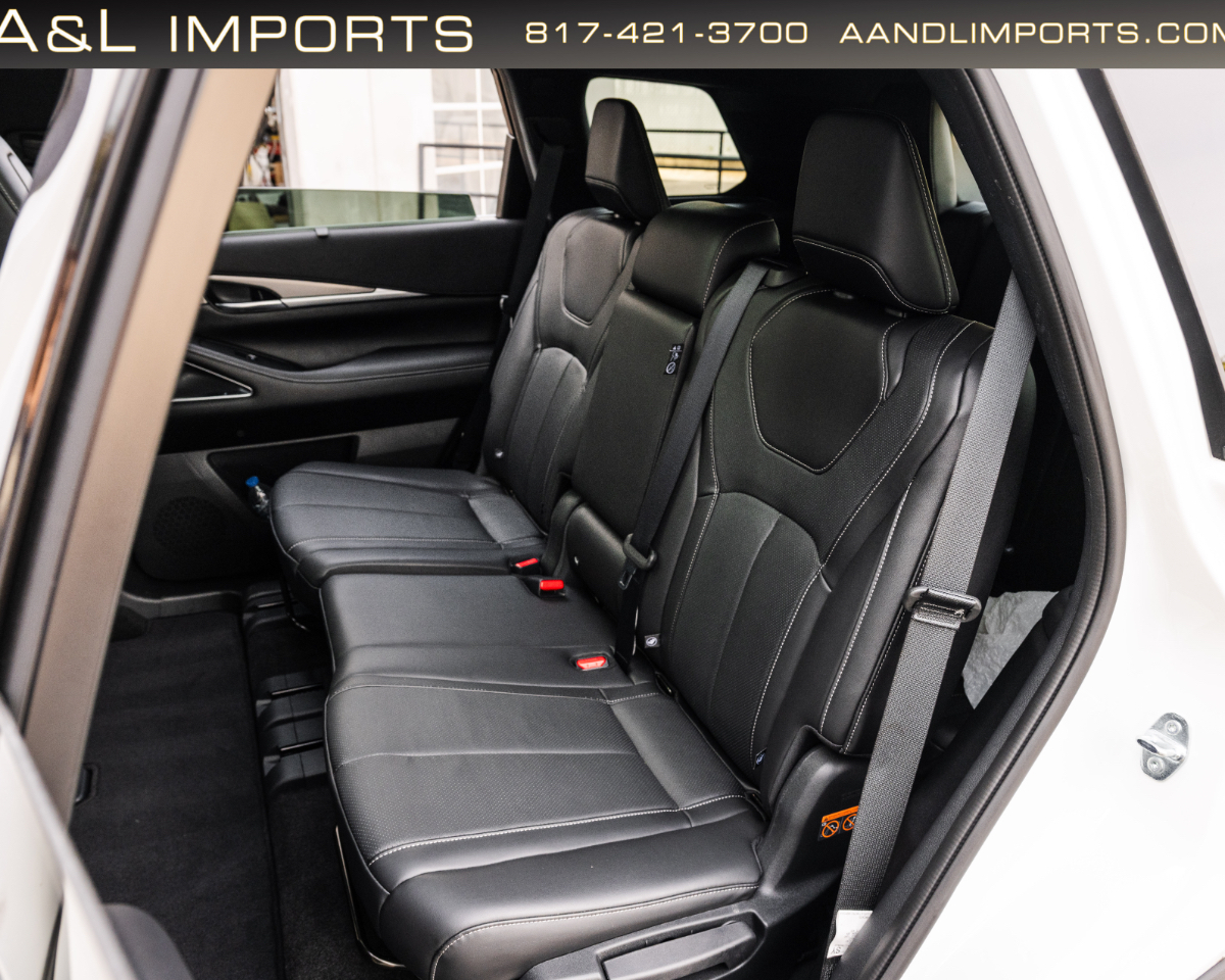 Infiniti QX60 LUXE FWD 2025