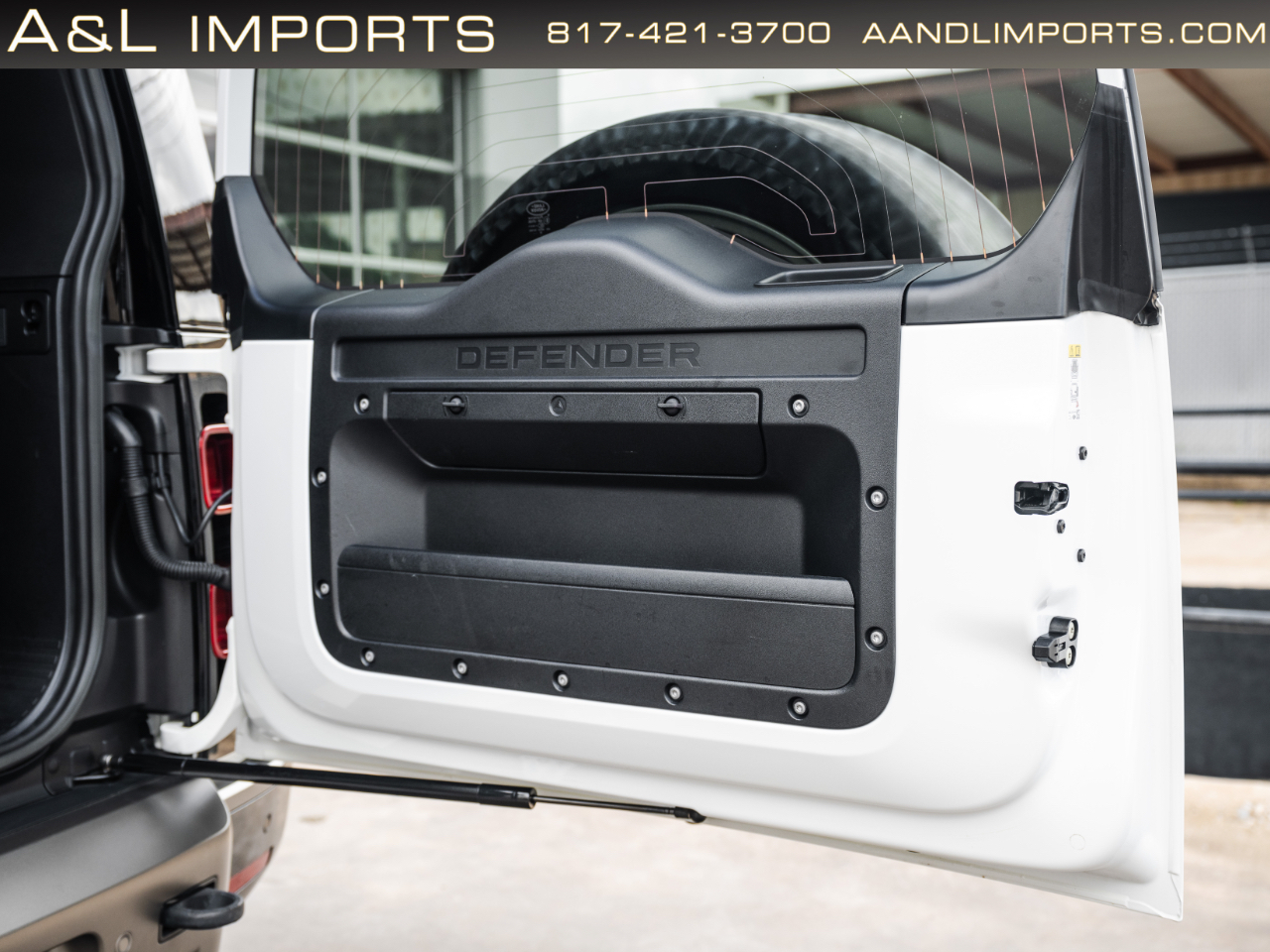 Land Rover Defender 110 X-Dynamic SE AWD 2023