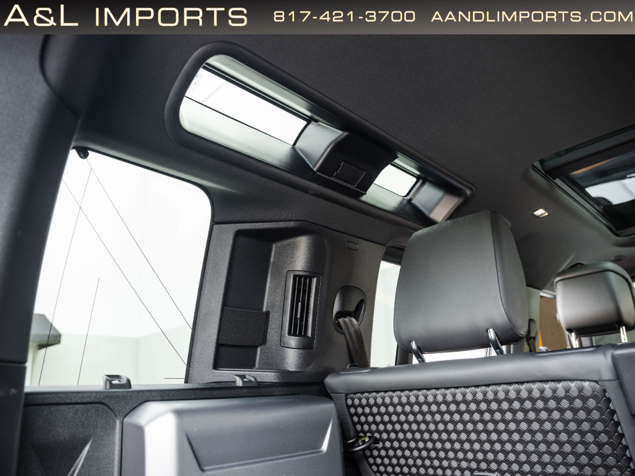 Land Rover Defender 110 X-Dynamic SE AWD 2023