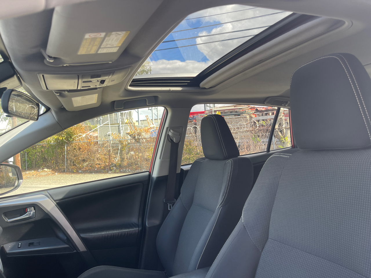 Toyota RAV4 XLE AWD 2017 Toyota RAV4 XLE AWD 2017