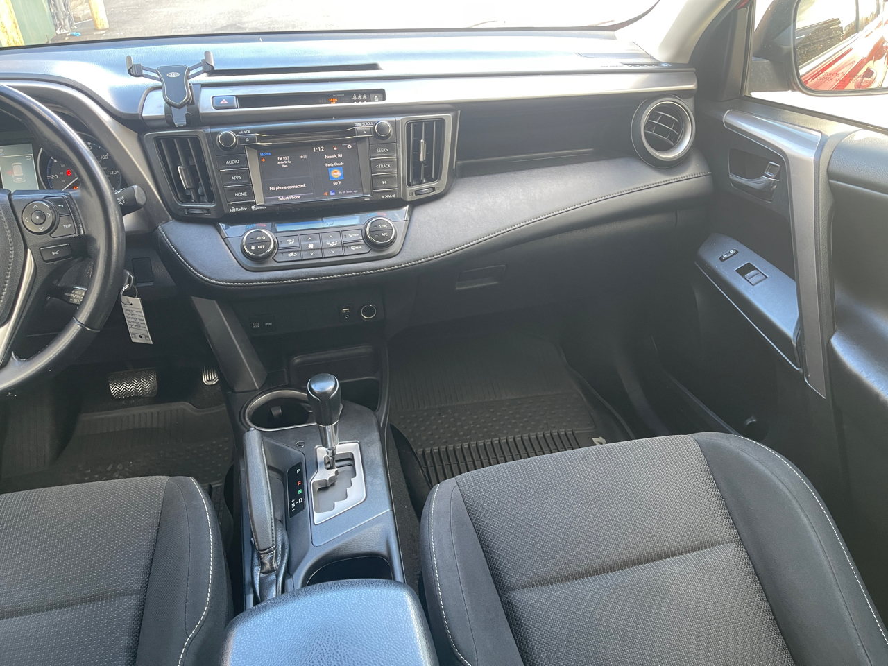 Toyota RAV4 XLE AWD 2017 Toyota RAV4 XLE AWD 2017