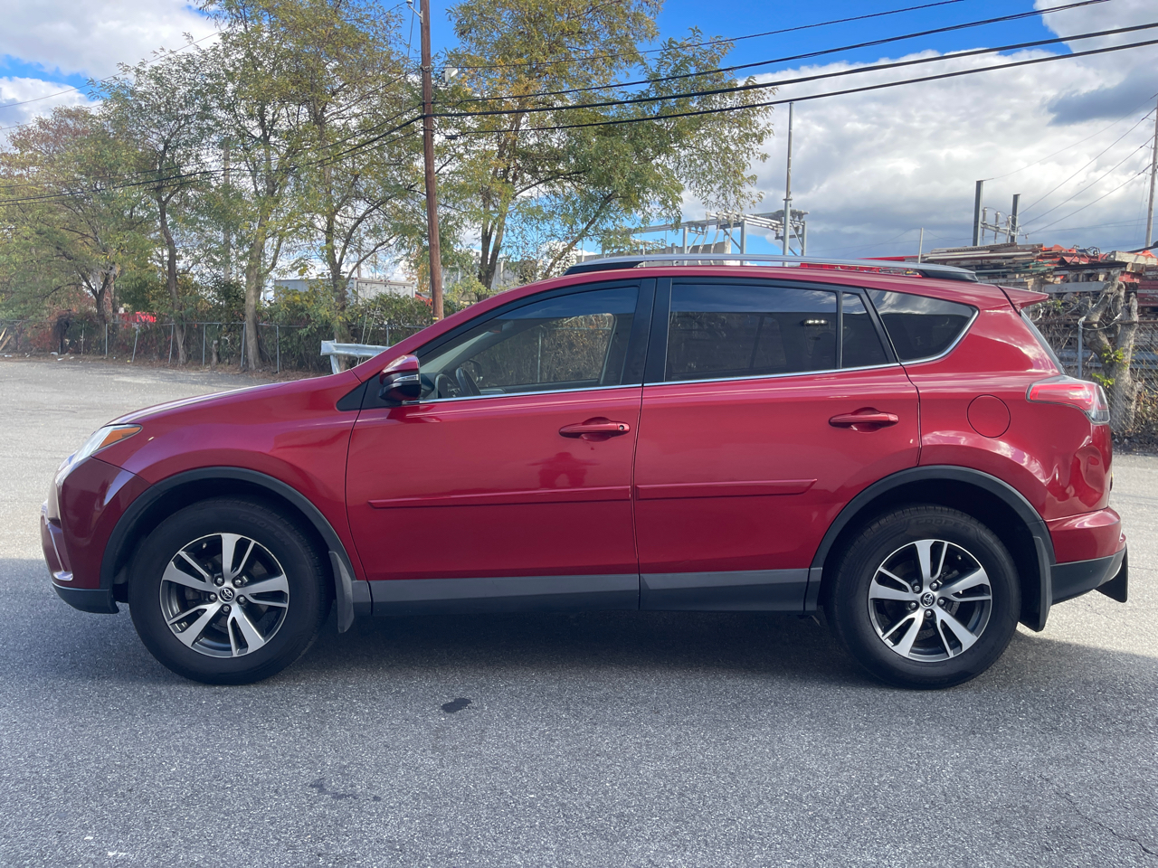 Toyota RAV4 XLE AWD 2017 Toyota RAV4 XLE AWD 2017