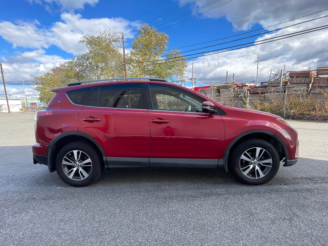 Toyota RAV4 XLE AWD 2017 Toyota RAV4 XLE AWD 2017