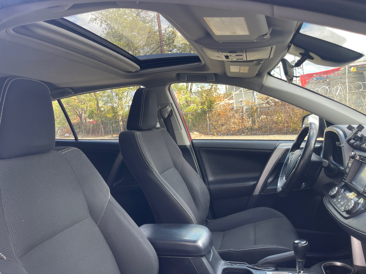 Toyota RAV4 XLE AWD 2017 Toyota RAV4 XLE AWD 2017