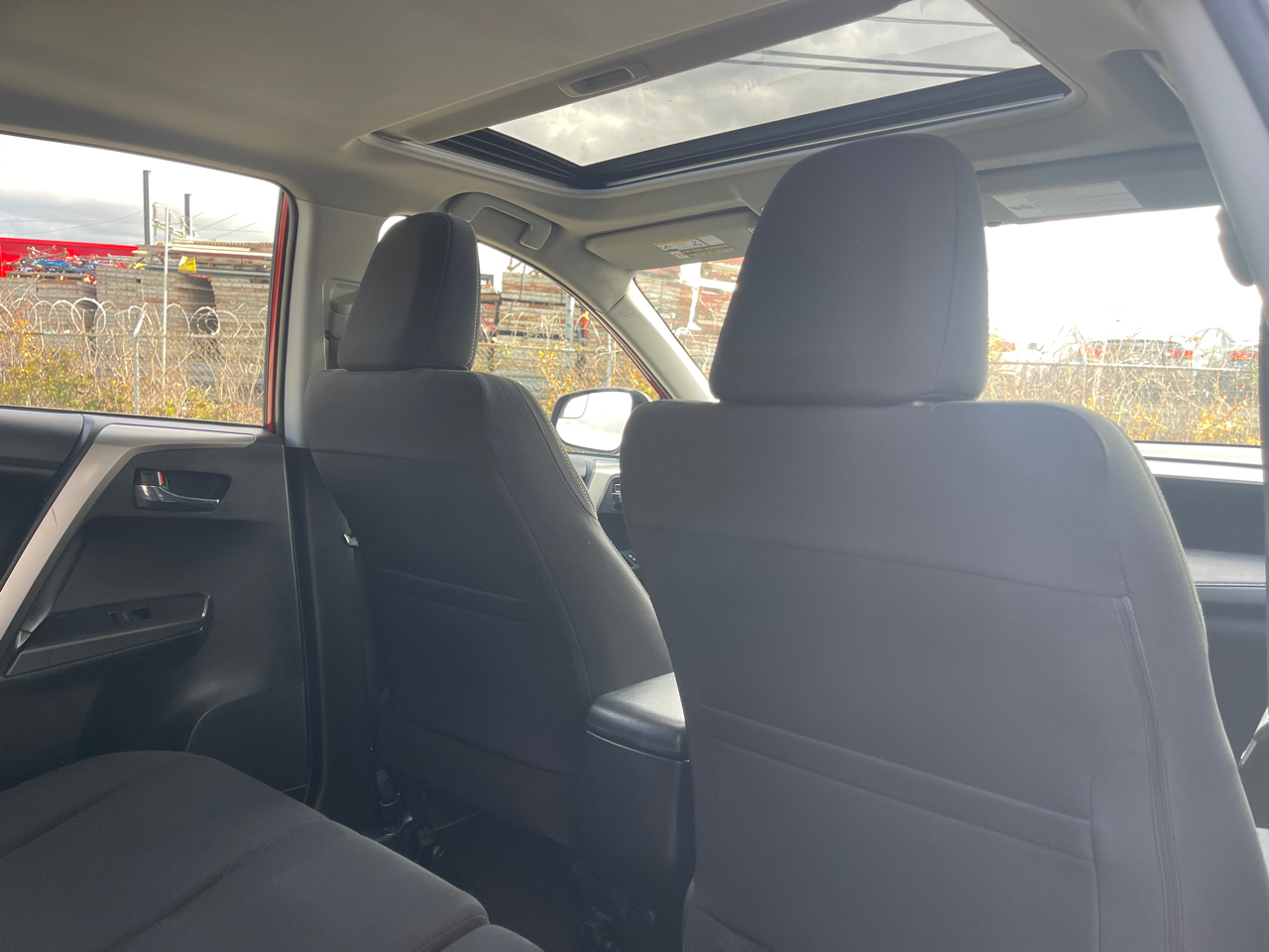 Toyota RAV4 XLE AWD 2017 Toyota RAV4 XLE AWD 2017