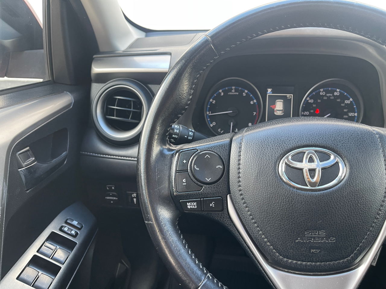 Toyota RAV4 XLE AWD 2017 Toyota RAV4 XLE AWD 2017