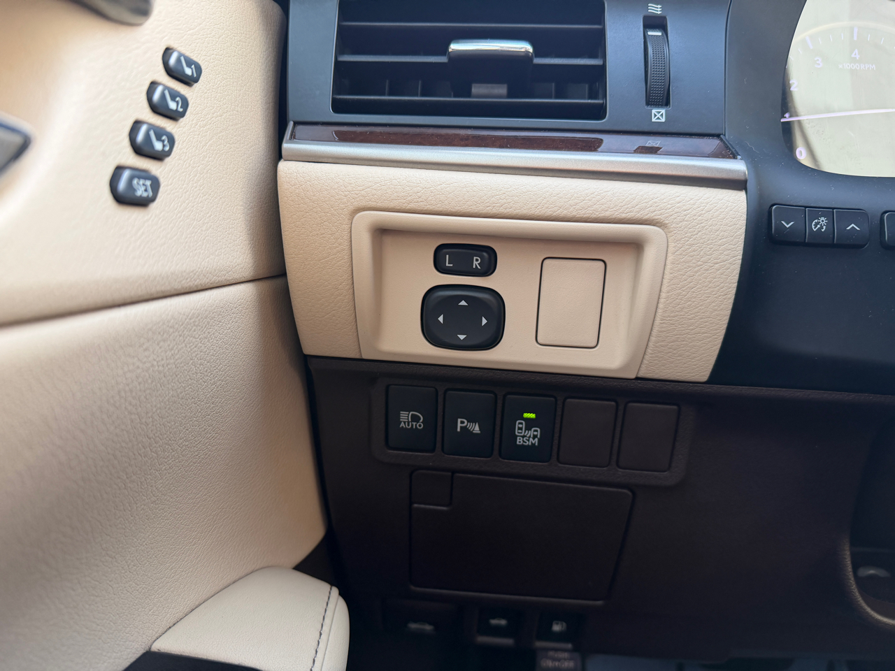 Lexus ES 350 4dr Sdn 2016