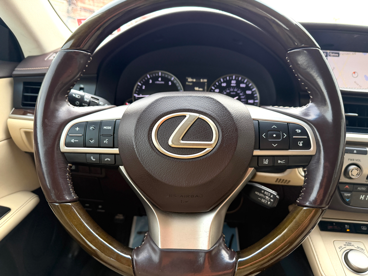 Lexus ES 350 4dr Sdn 2016