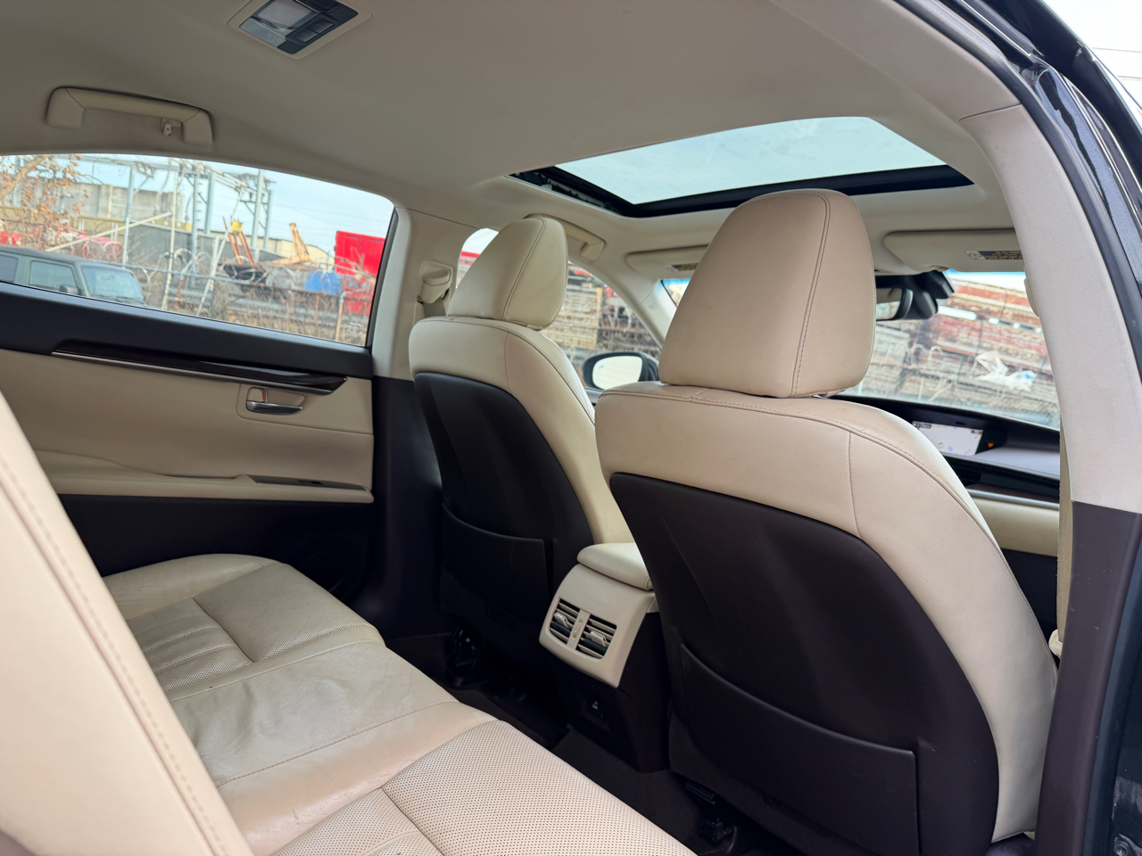 Lexus ES 350 4dr Sdn 2016