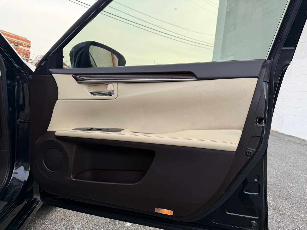 Lexus ES 350 4dr Sdn 2016