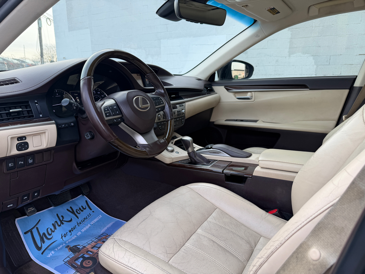 Lexus ES 350 4dr Sdn 2016