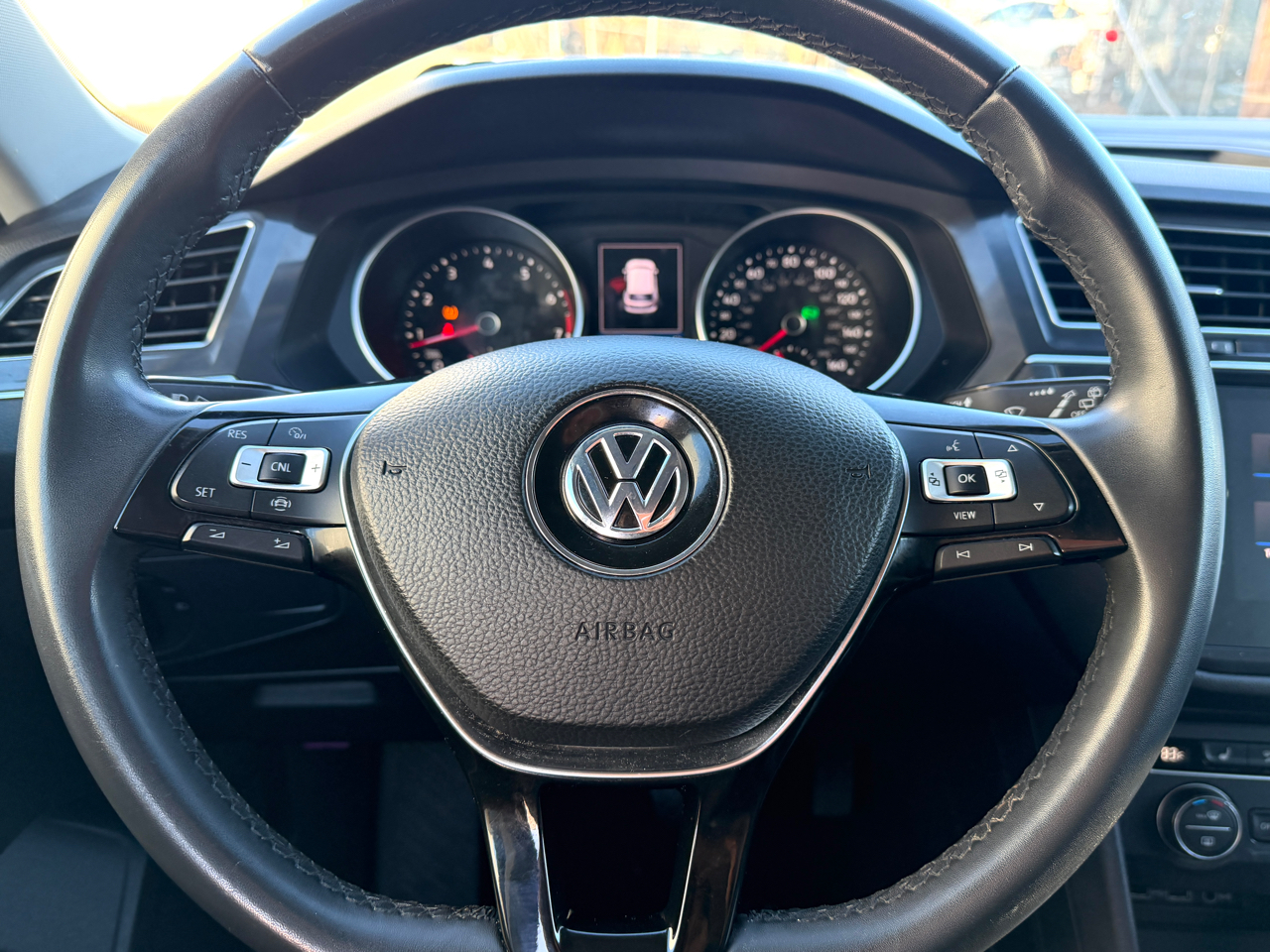 Volkswagen Tiguan 2.0T SE R-Line Black FWD 2020