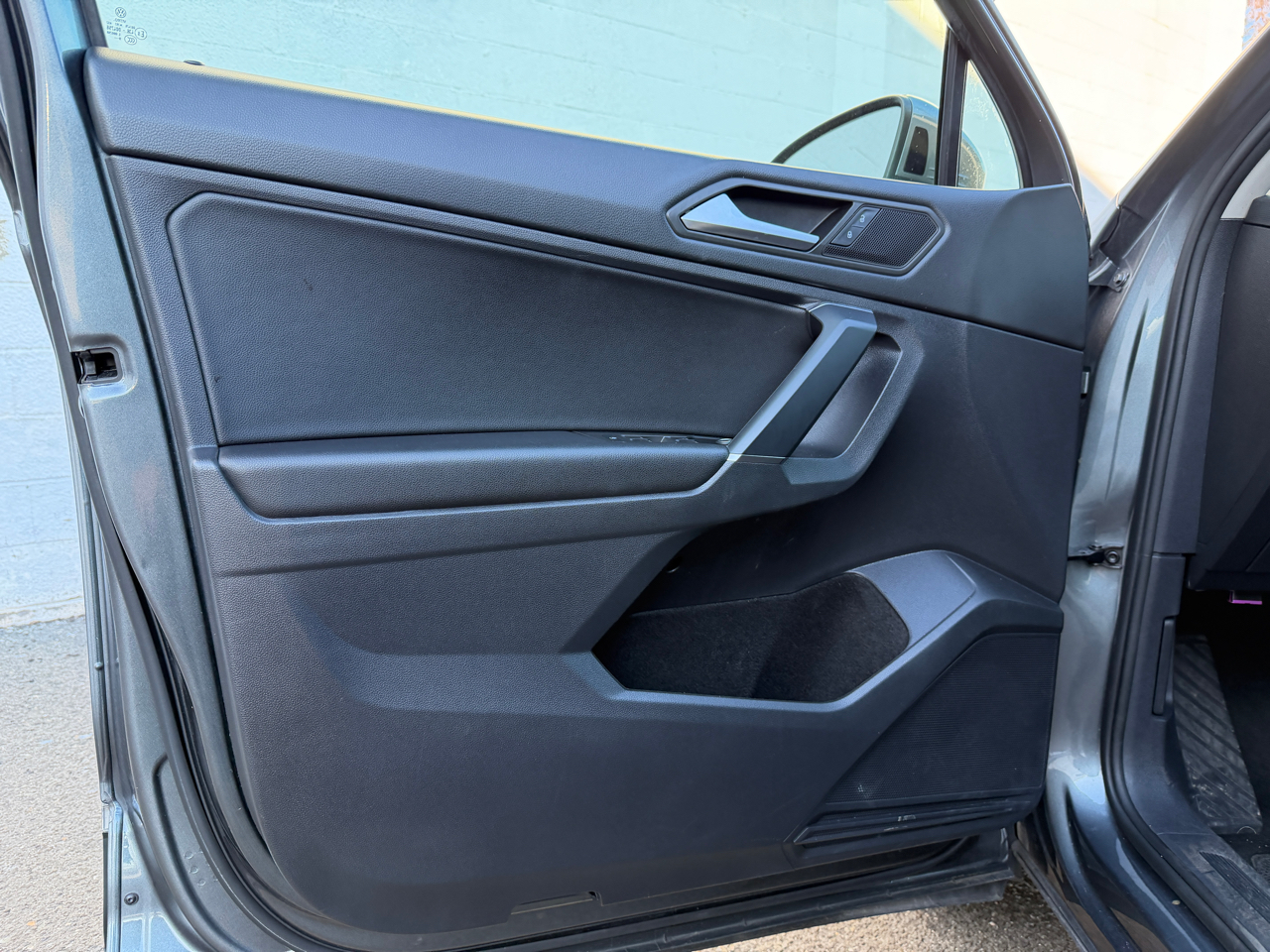 Volkswagen Tiguan 2.0T SE R-Line Black FWD 2020