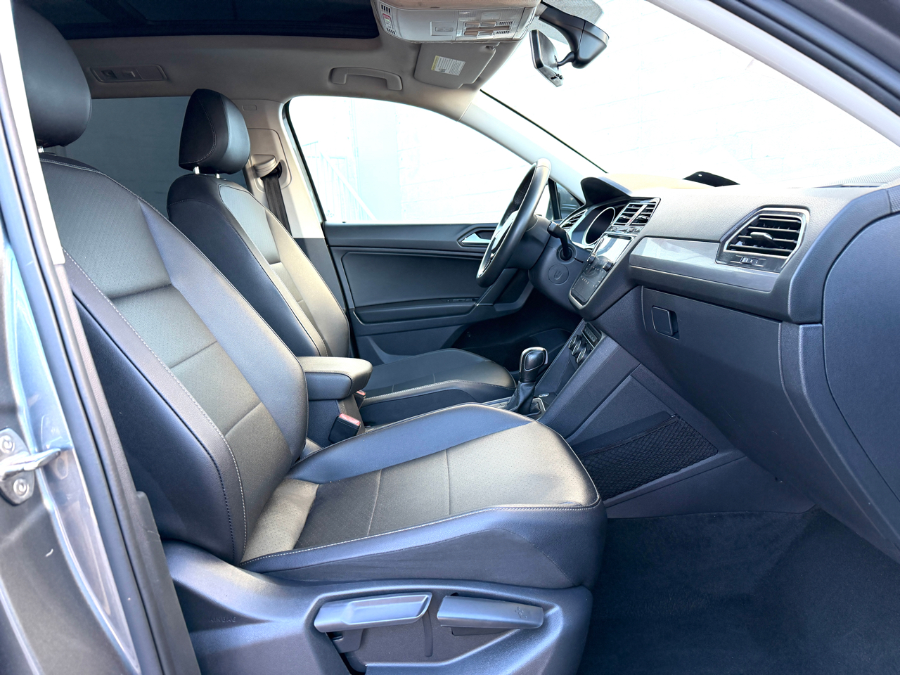 Volkswagen Tiguan 2.0T SE R-Line Black FWD 2020