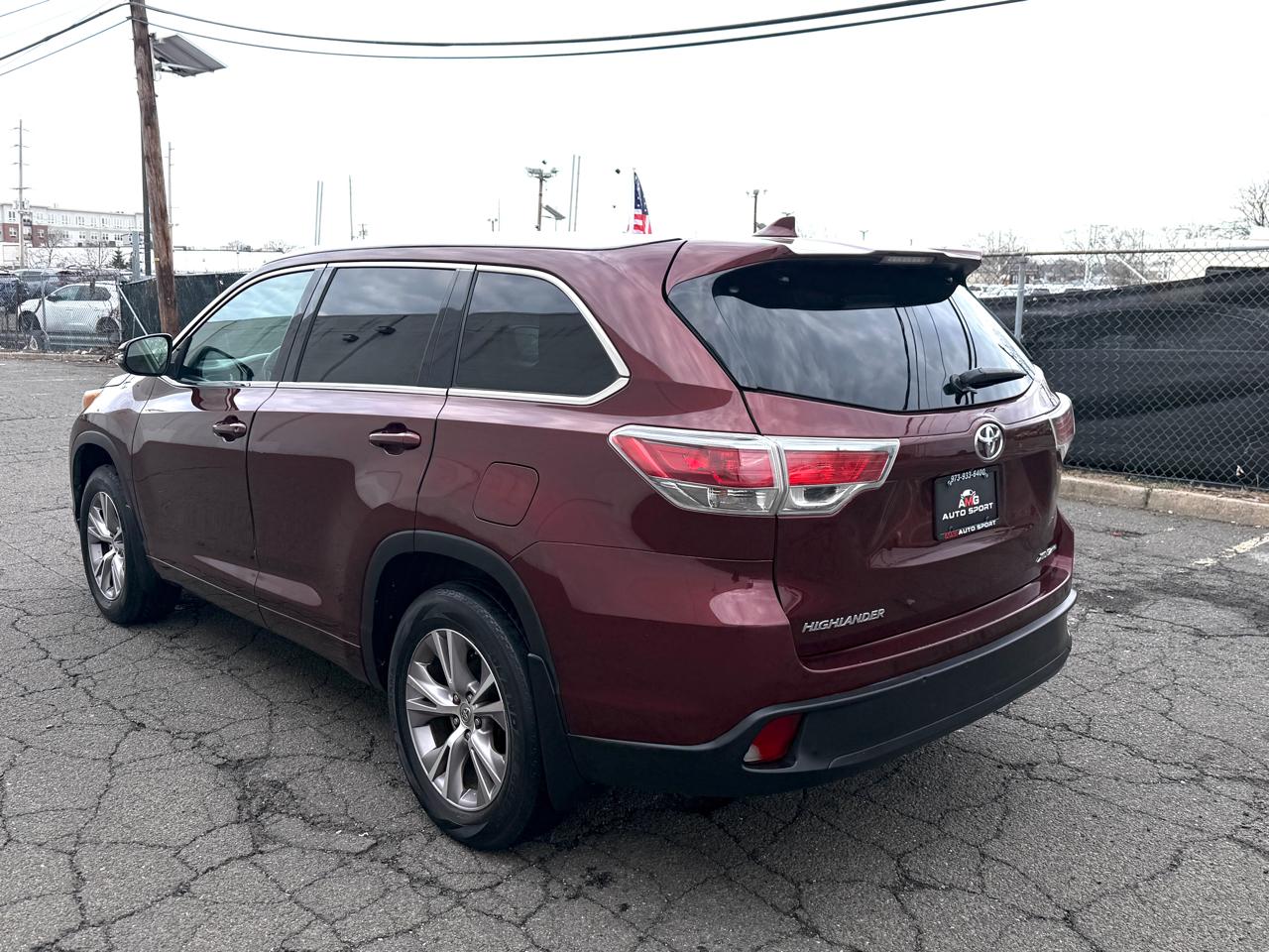 Toyota Highlander AWD 4dr V6 XLE (Natl) 2015
