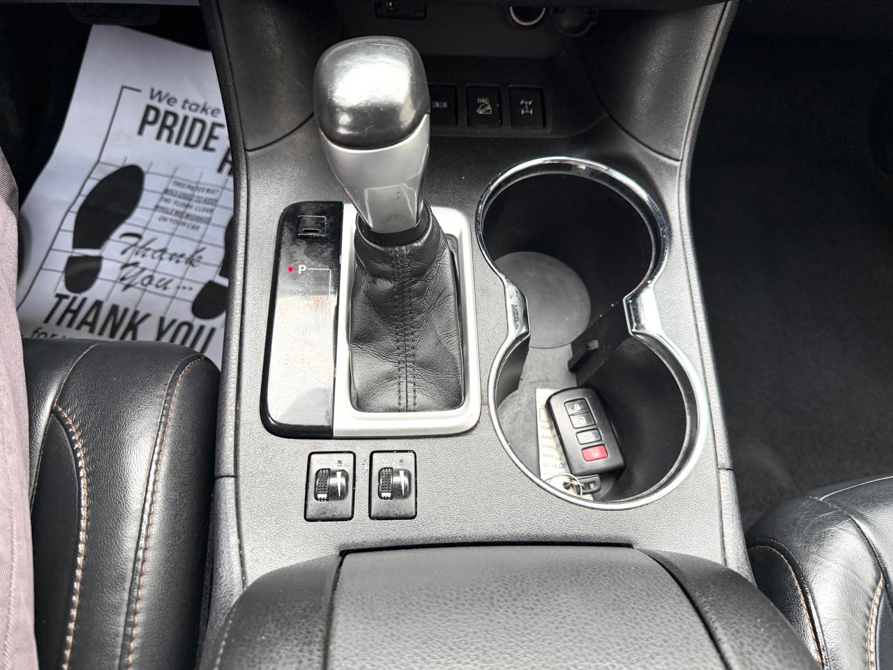 Toyota Highlander AWD 4dr V6 XLE (Natl) 2015