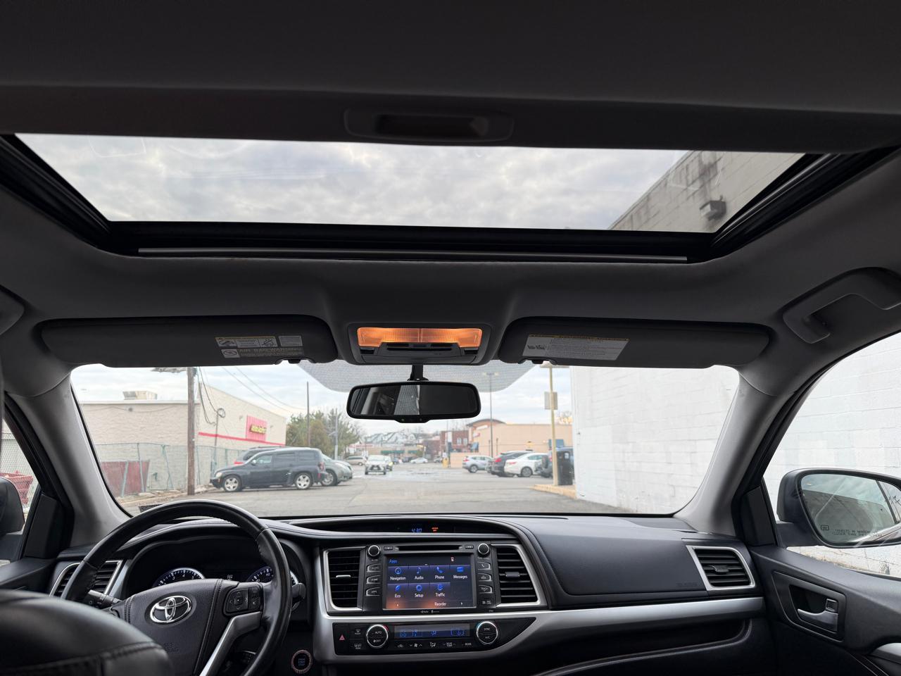 Toyota Highlander AWD 4dr V6 XLE (Natl) 2015