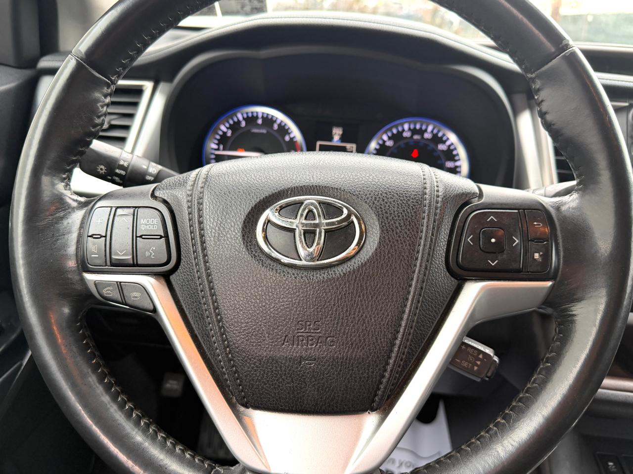 Toyota Highlander AWD 4dr V6 XLE (Natl) 2015