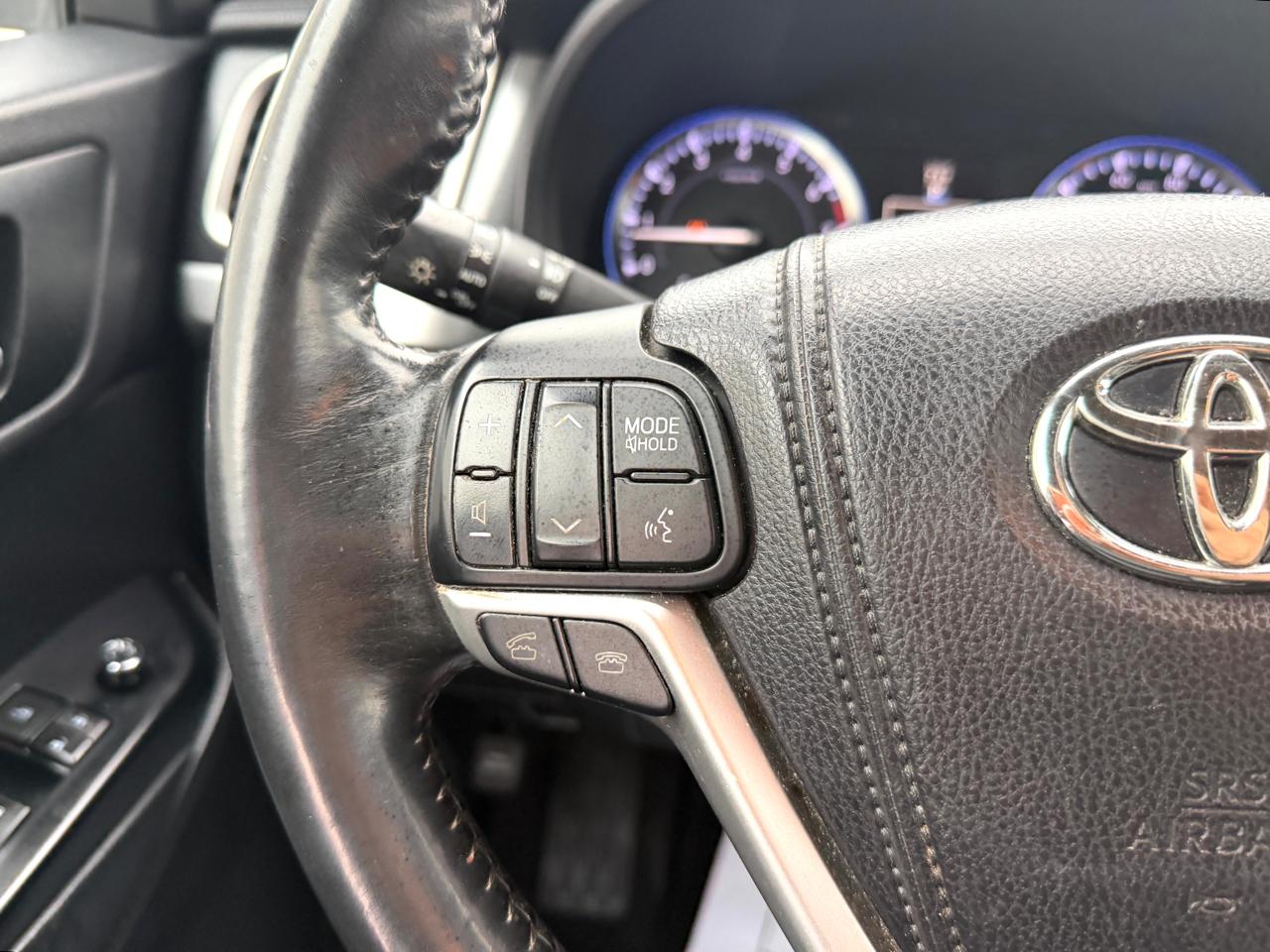 Toyota Highlander AWD 4dr V6 XLE (Natl) 2015