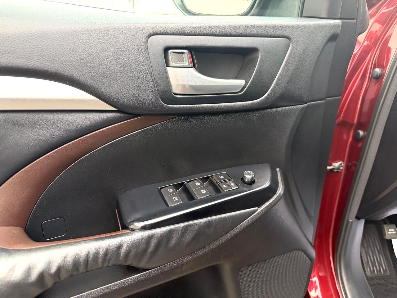 Toyota Highlander AWD 4dr V6 XLE (Natl) 2015