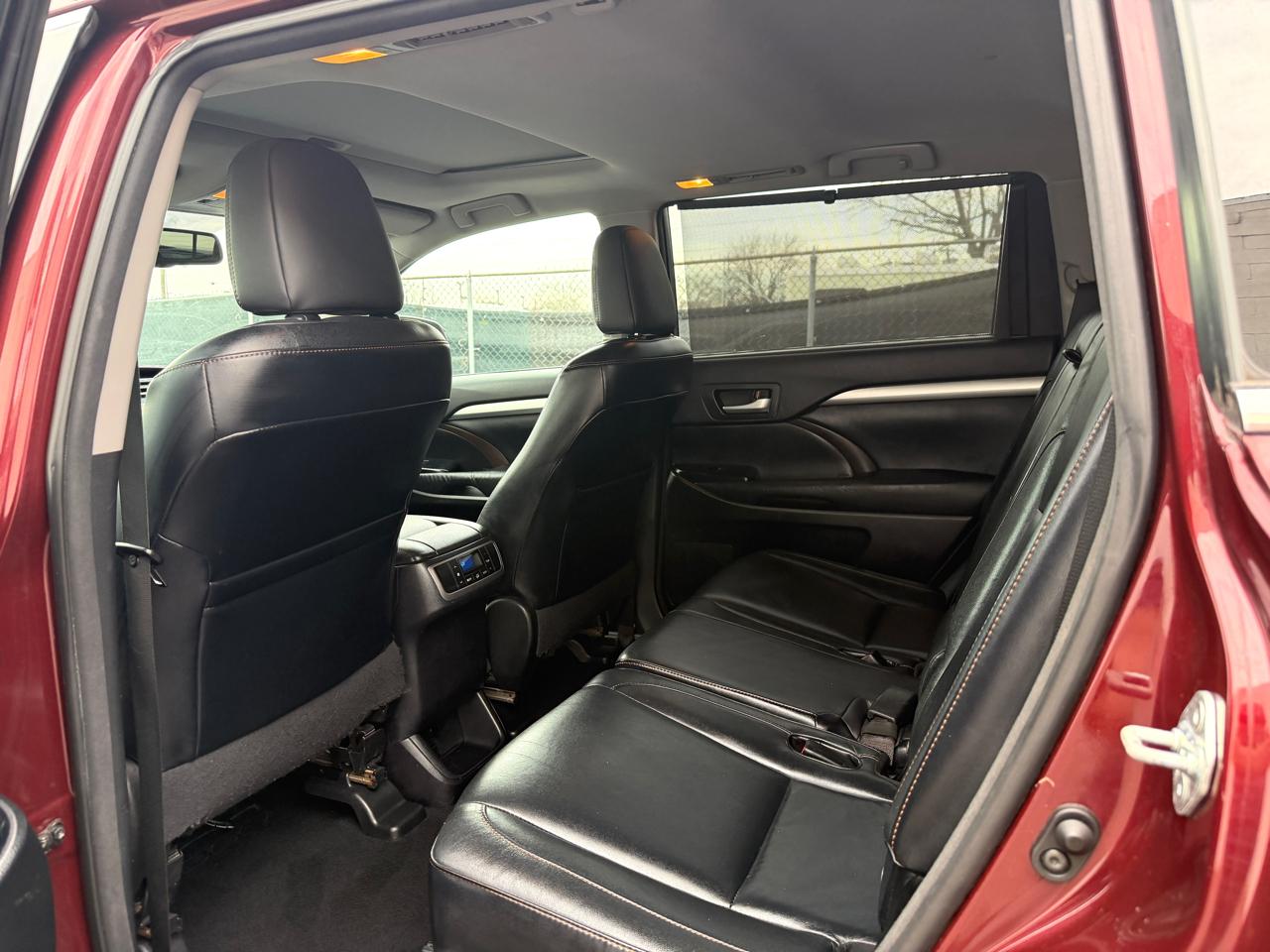 Toyota Highlander AWD 4dr V6 XLE (Natl) 2015