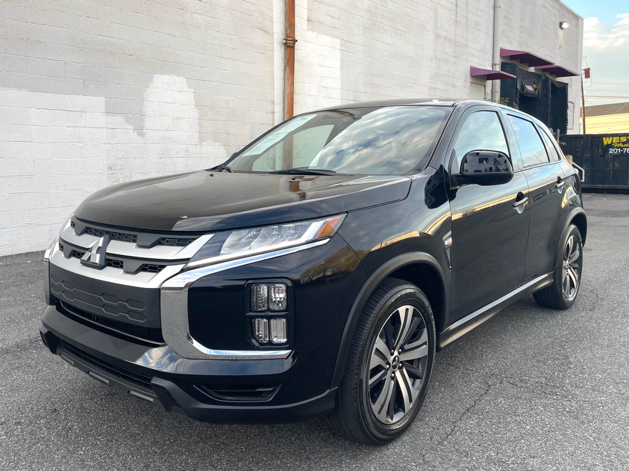 2020 Mitsubishi Outlander Sport photo 3