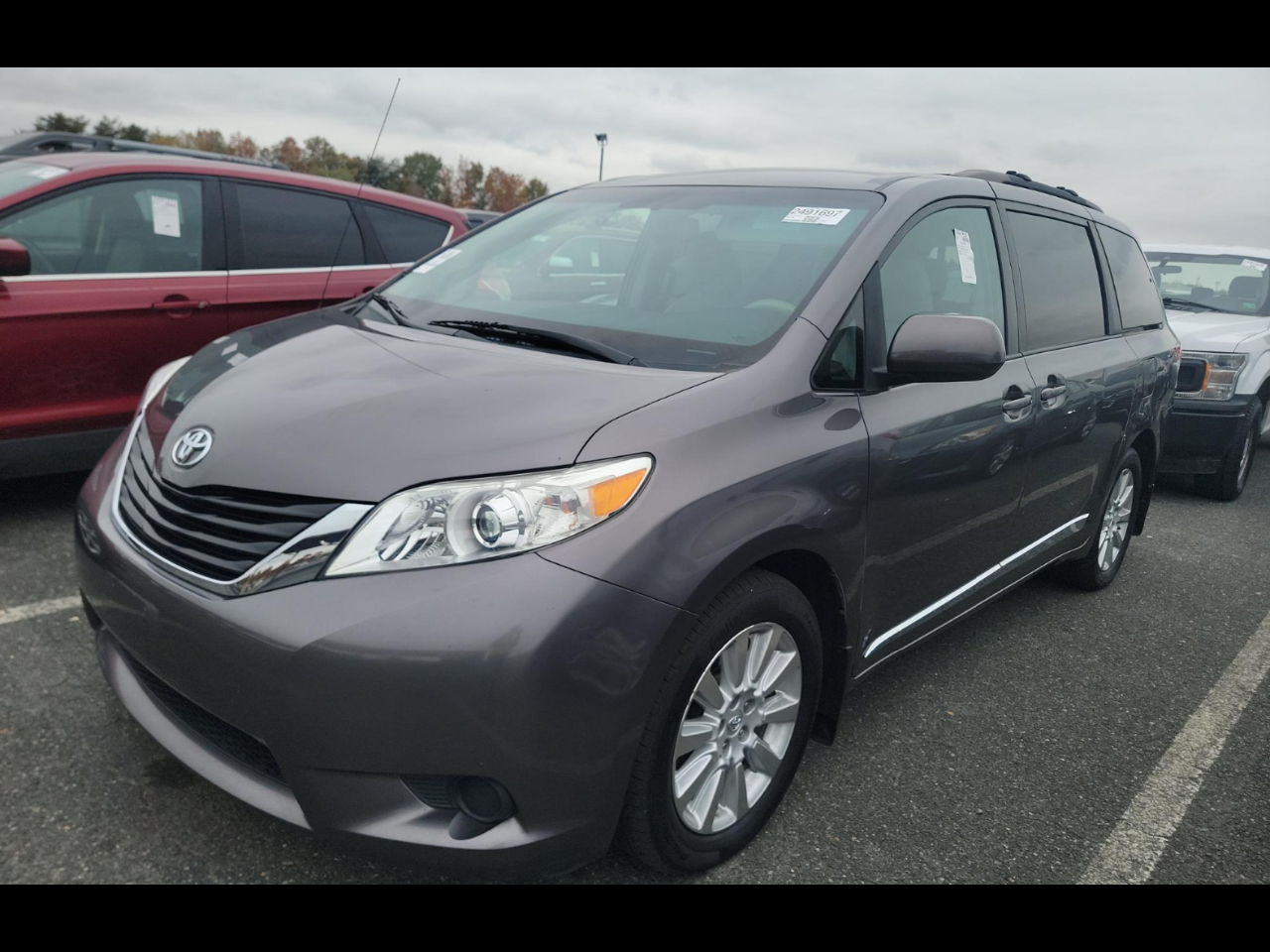 Toyota Sienna 5dr 7-Pass Van V6 LE AWD (Natl) 2014 Toyota Sienna 5dr 7-Pass Van V6 LE AWD (Natl) 2014