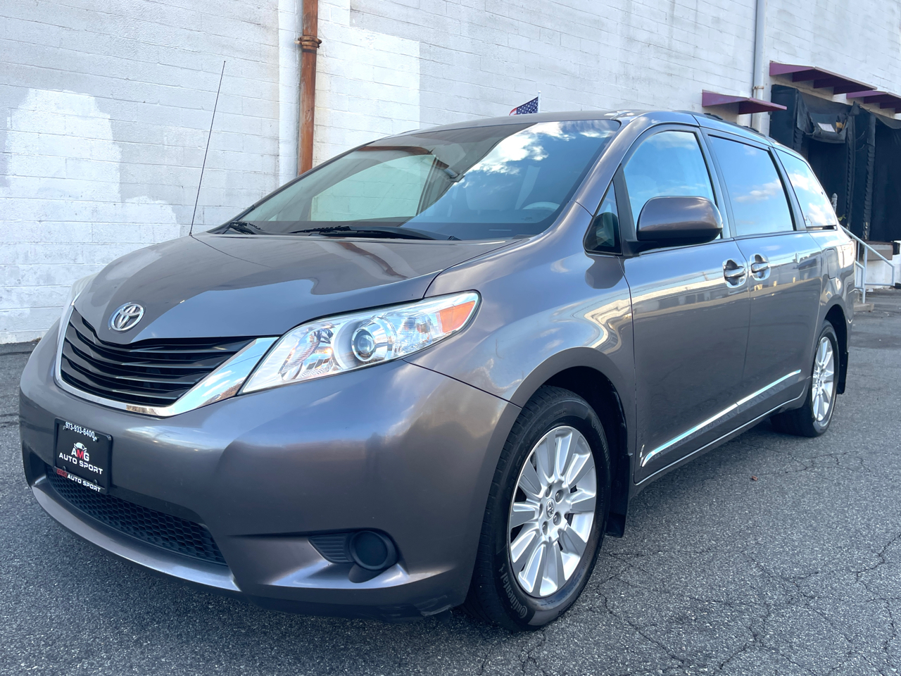 2014 Toyota Sienna 5dr 7-Pass Van V6 LE AWD (Natl)