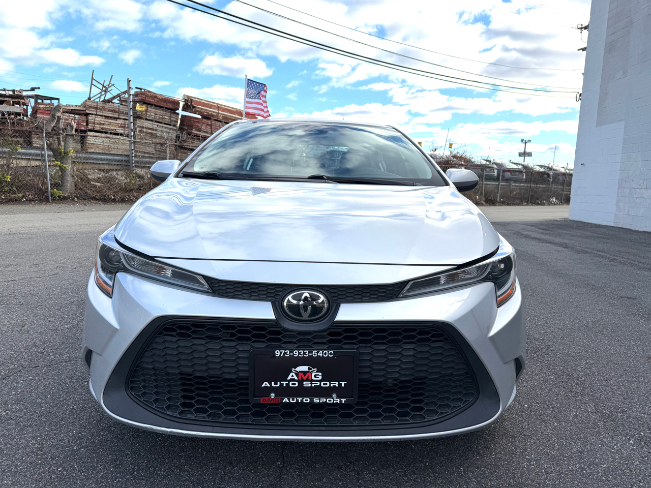 2020 Toyota Corolla LE photo 3