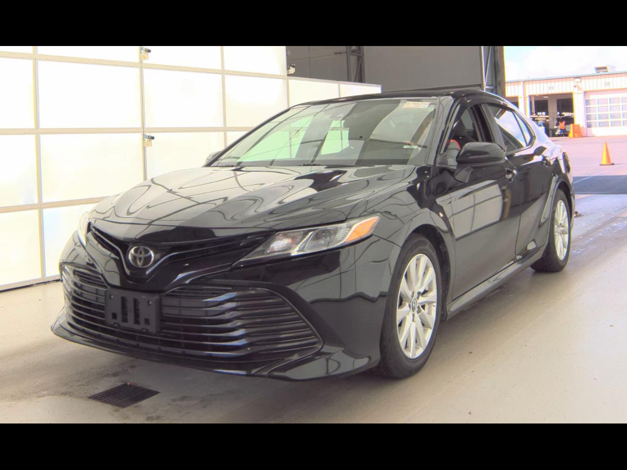 2020 Toyota Camry LE Auto (Natl)