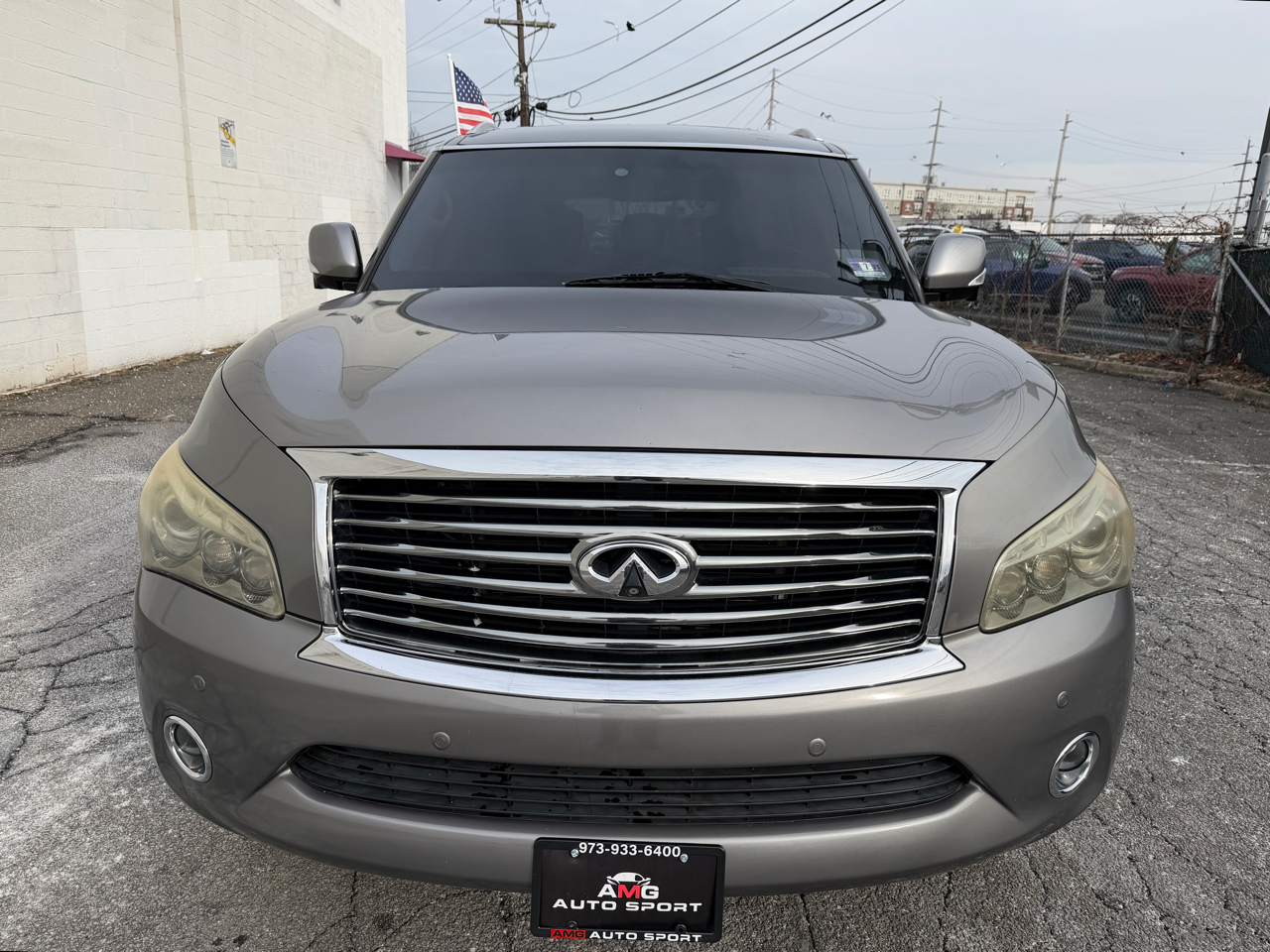 Infiniti QX56 4WD 4dr 8-passenger 2012