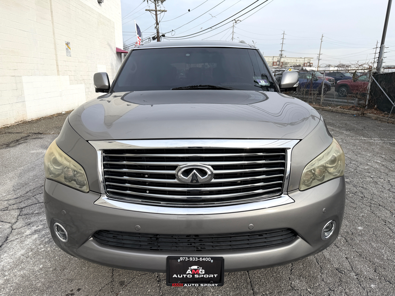 Infiniti QX56 4WD 4dr 8-passenger 2012