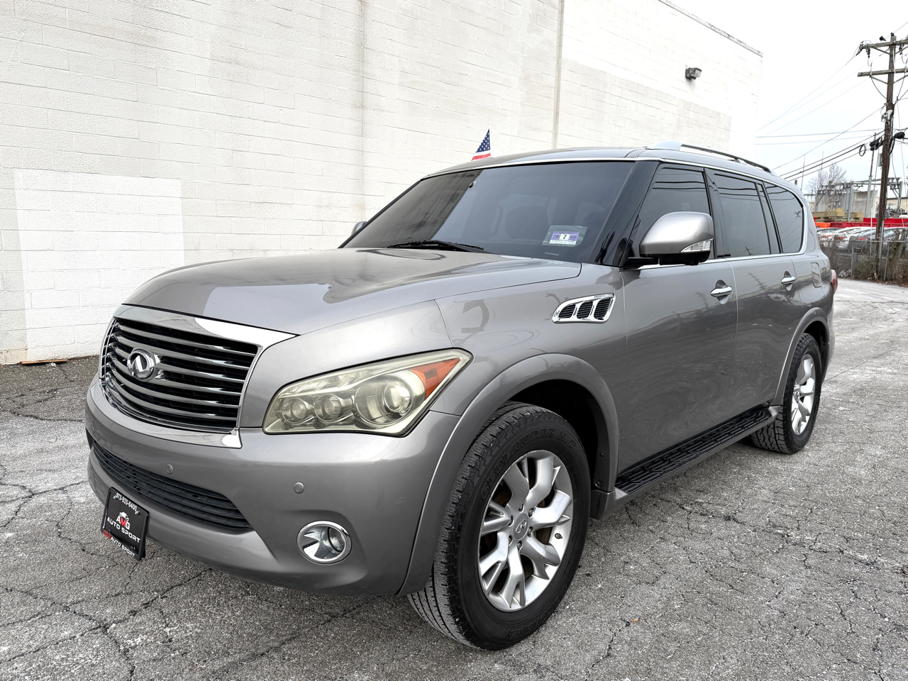 Infiniti QX56 4WD 4dr 8-passenger 2012