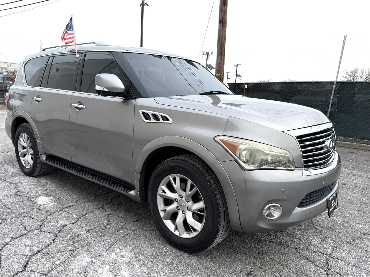 Infiniti QX56 4WD 4dr 8-passenger 2012