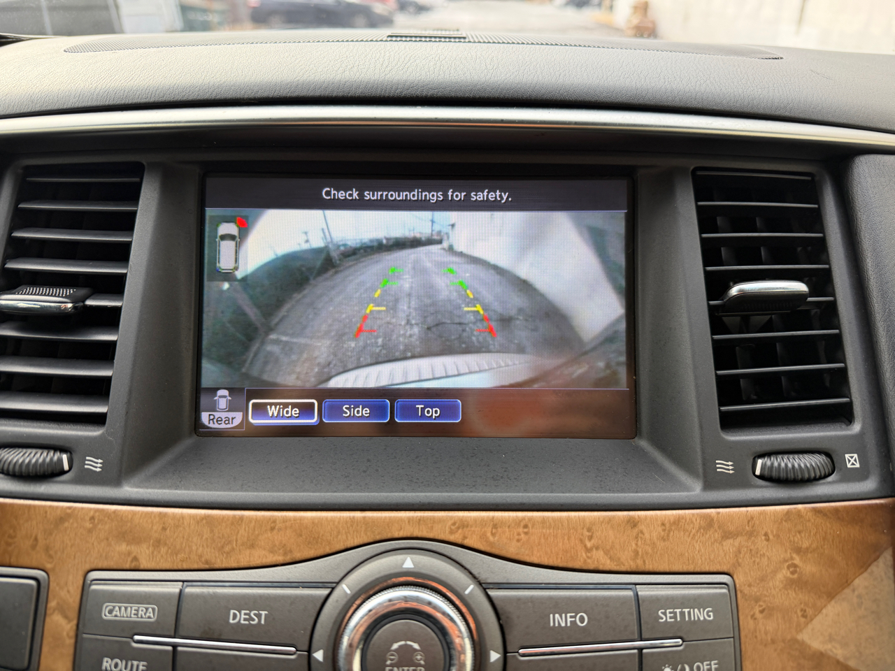 Infiniti QX56 4WD 4dr 8-passenger 2012