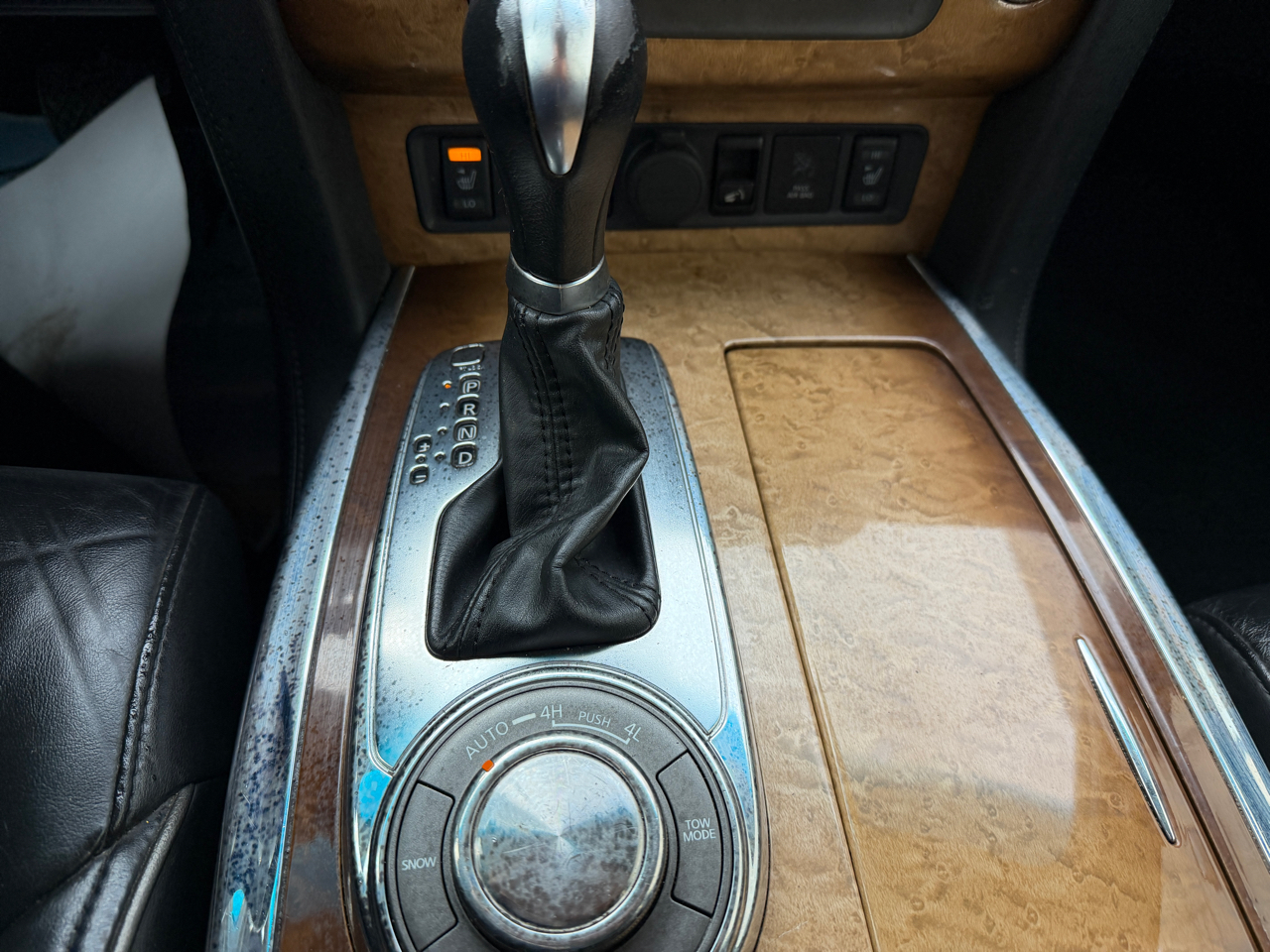 Infiniti QX56 4WD 4dr 8-passenger 2012