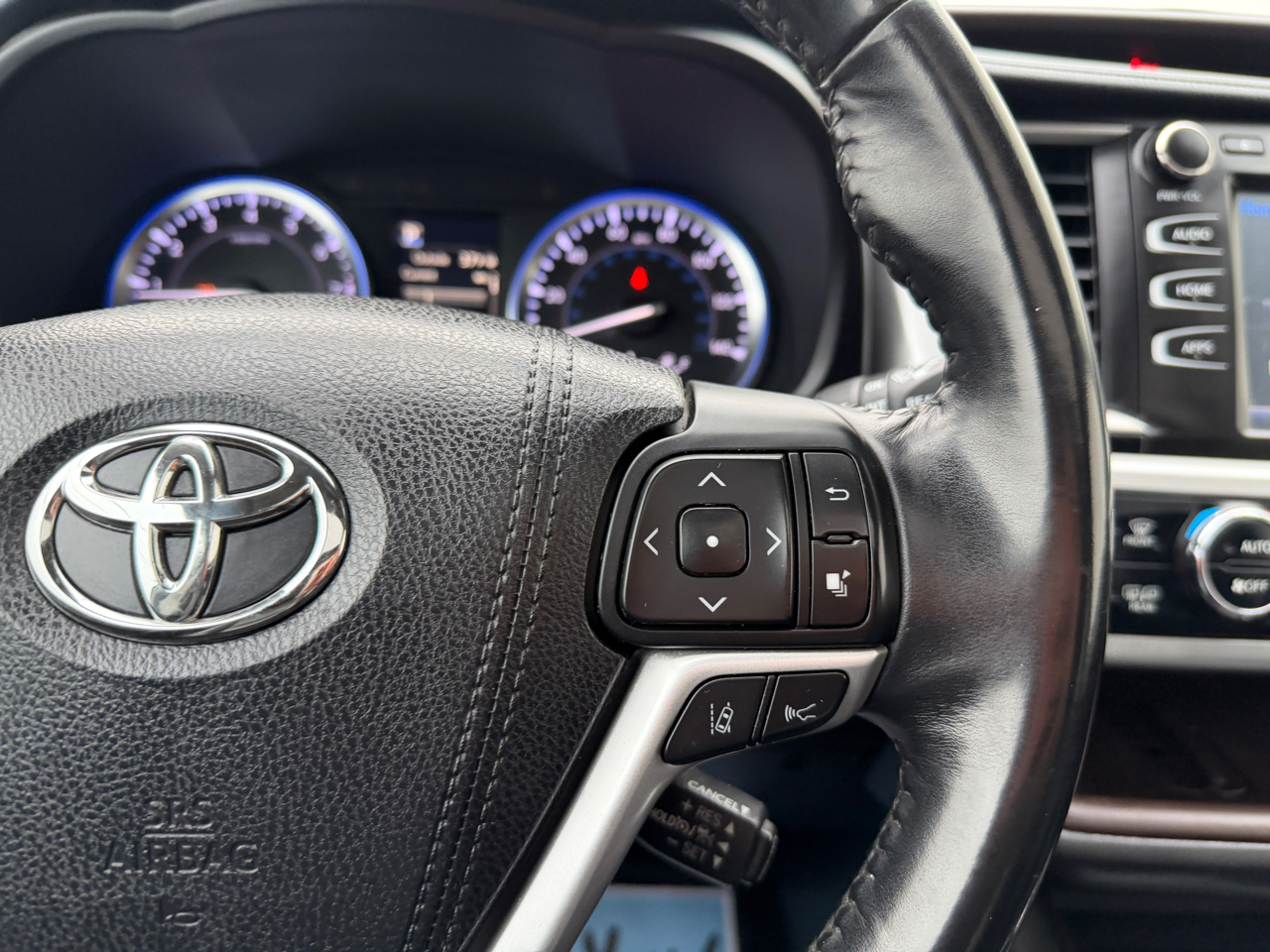 Toyota Highlander XLE V6 AWD (Natl) 2018