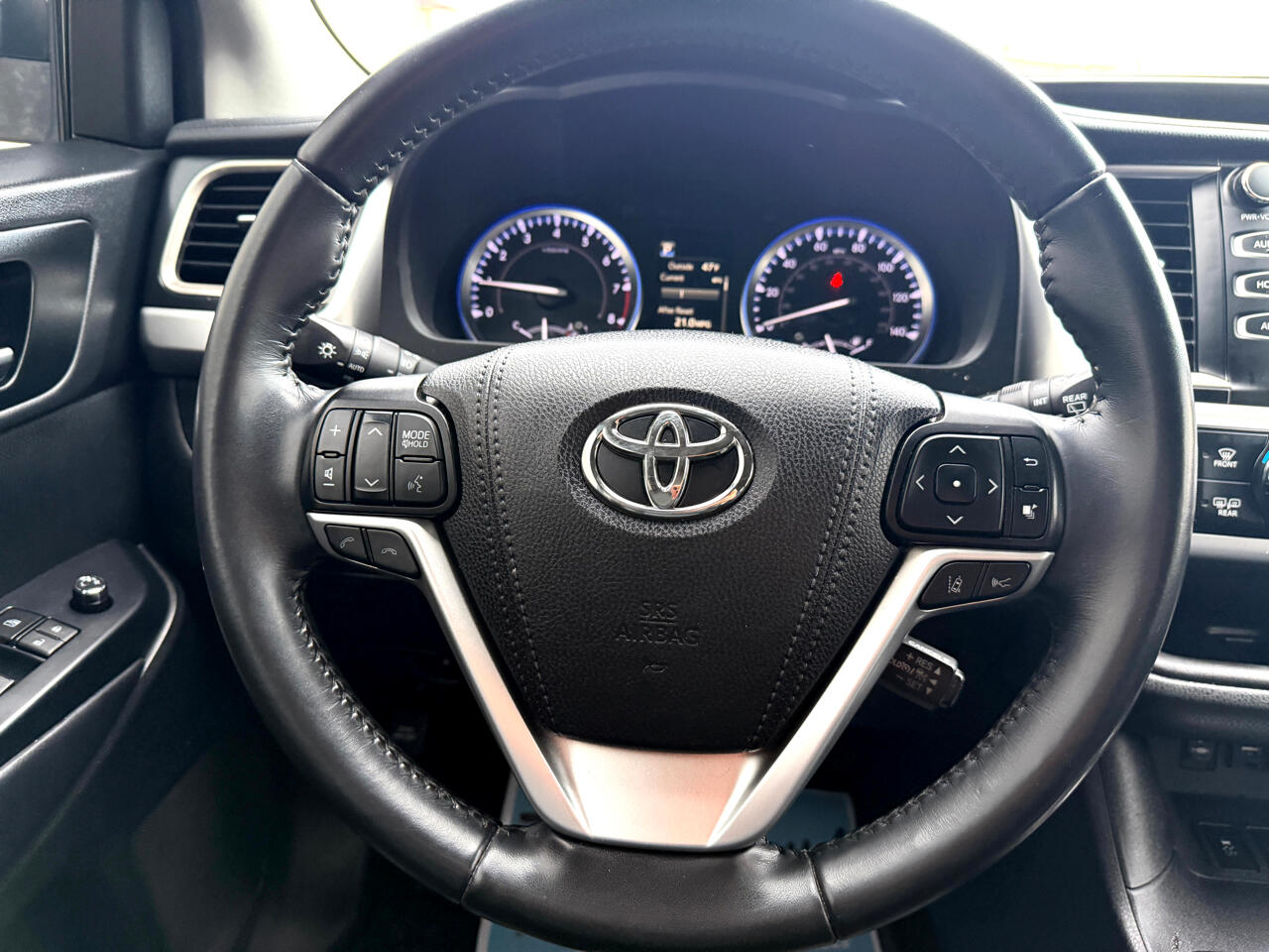 Toyota Highlander XLE V6 AWD (Natl) 2019